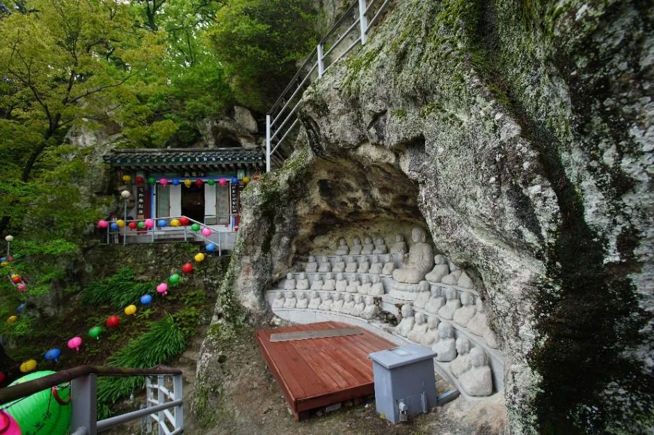 경북_경주_골굴사_외부_5.jpg