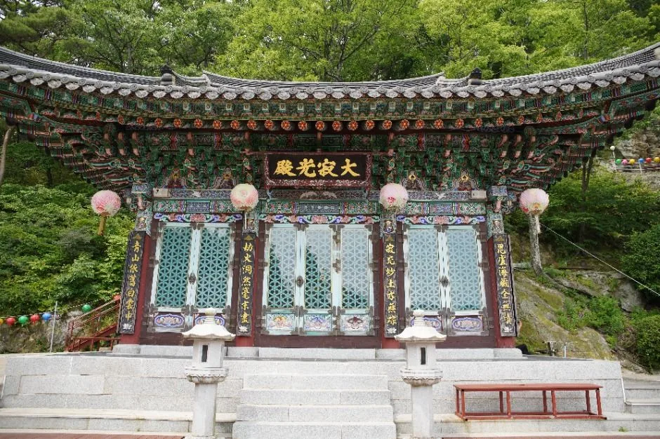 경북_경주_골굴사_외부_3.jpg