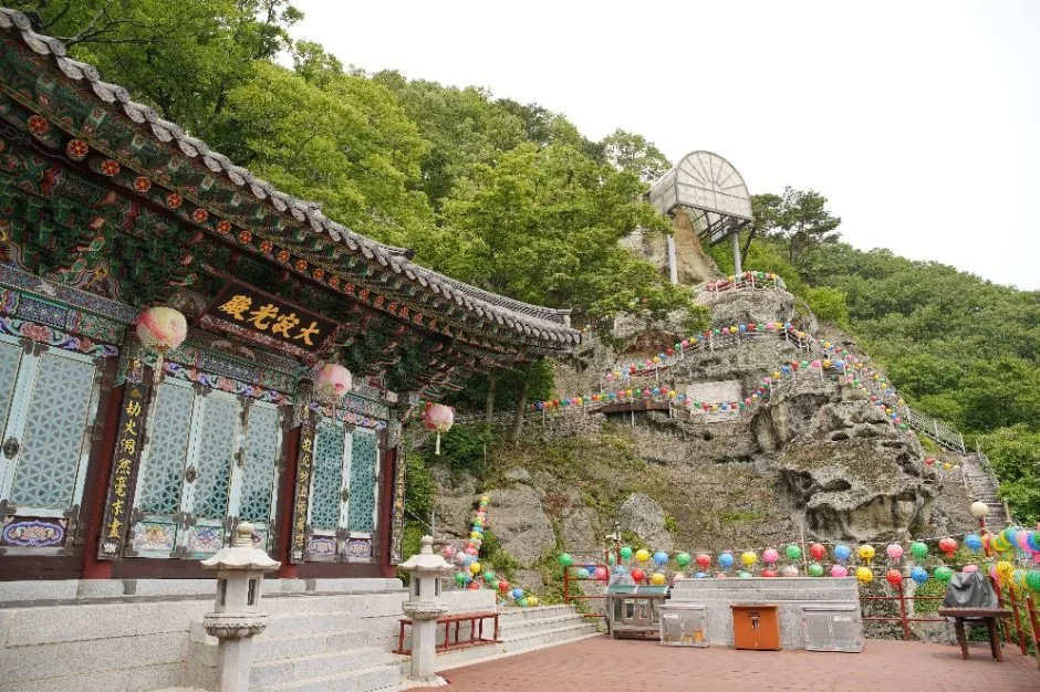 경북_경주_골굴사_외부_1.jpg