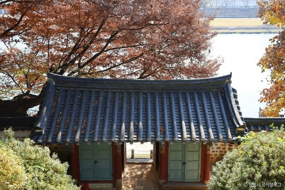 경남_밀양_아랑각_외부_6.jpg