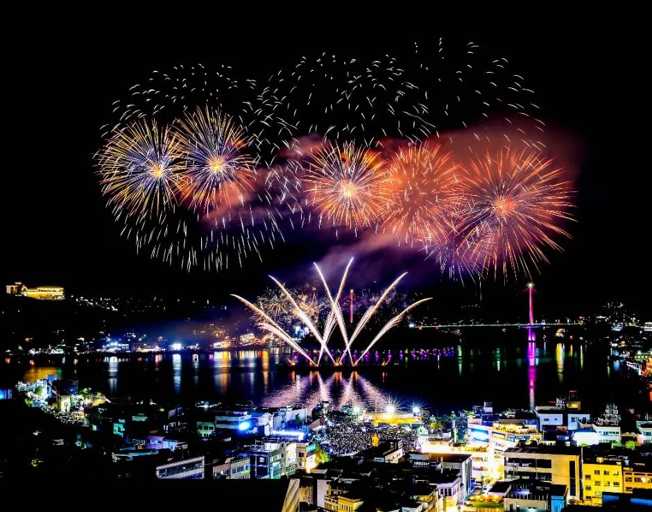 2026 여수밤바다 불꽃축제 (1).jpg