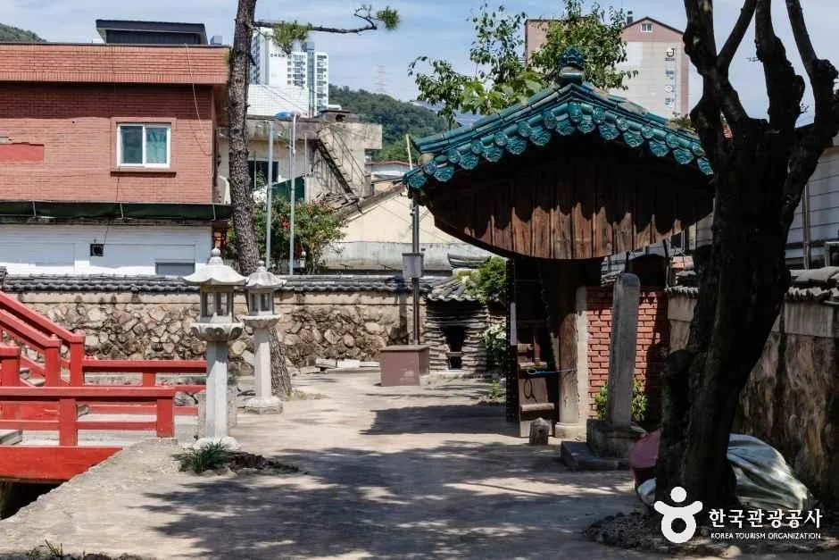 경남_김해_연화사_외부_3-4.jpg