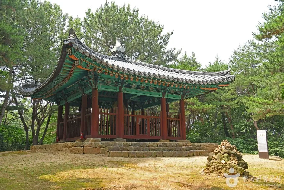 예산 화전리 석조사면불상 (2)