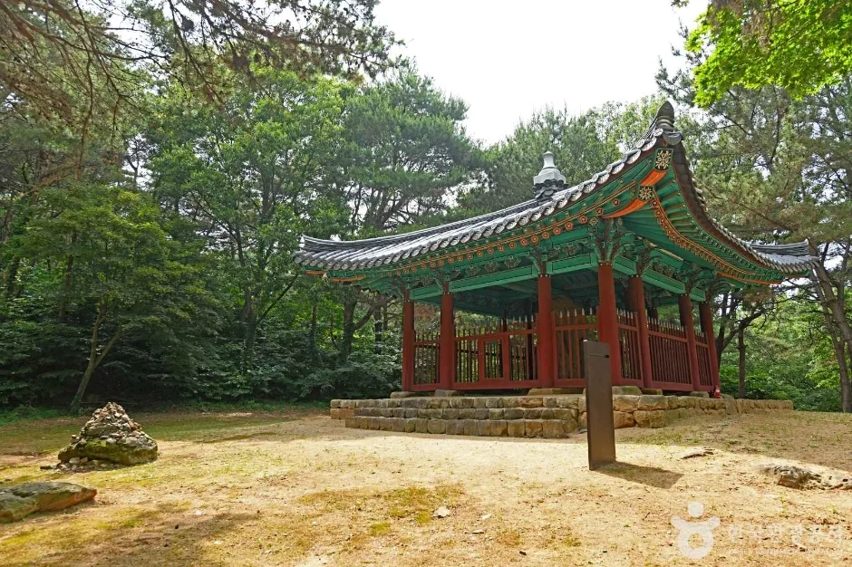예산 화전리 석조사면불상 (3)