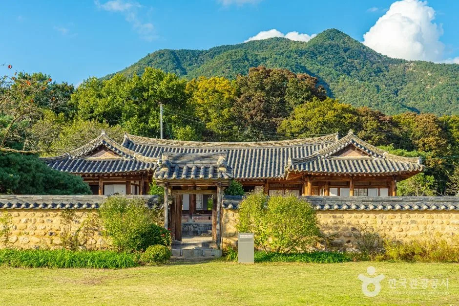 충북_보은_우당고택 안채 외부2-2.jpg