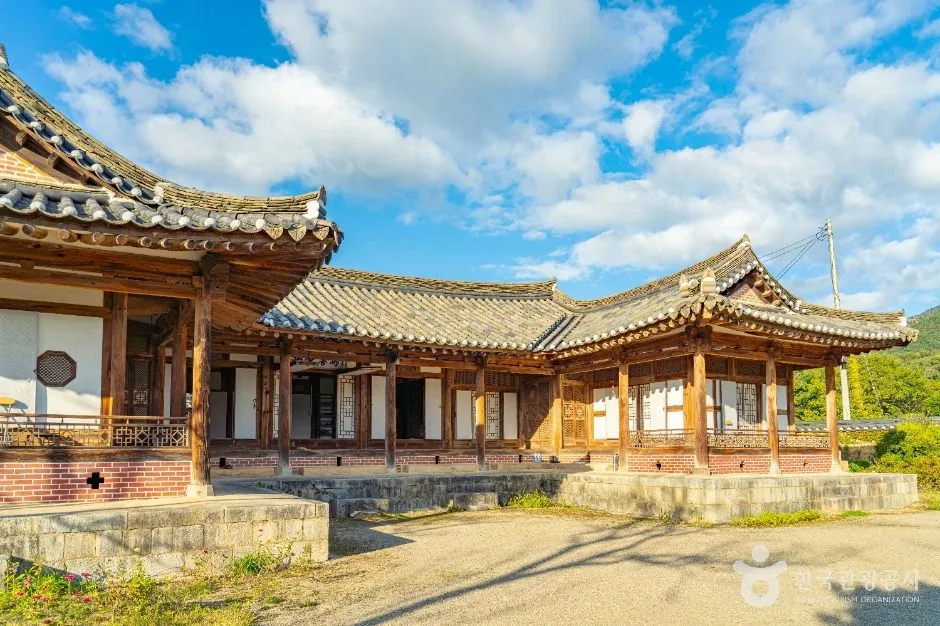 충북_보은_우당고택 장독대1-2.jpg