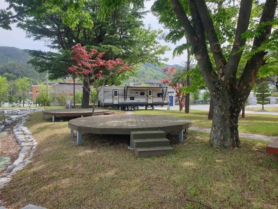참깨비체험휴양마을_야외데크