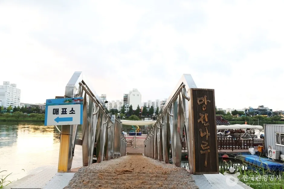 경남_진주_물빛나루쉼터_외부_5.jpg