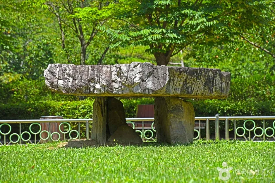 옥천 석탄리 고인돌 (2)