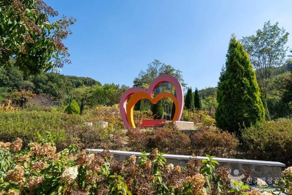 3층 목탑과 너른 들녘, 진천에서 즐기는 가을 나들이_충북_진천_만뢰산생태공원_7.jpg