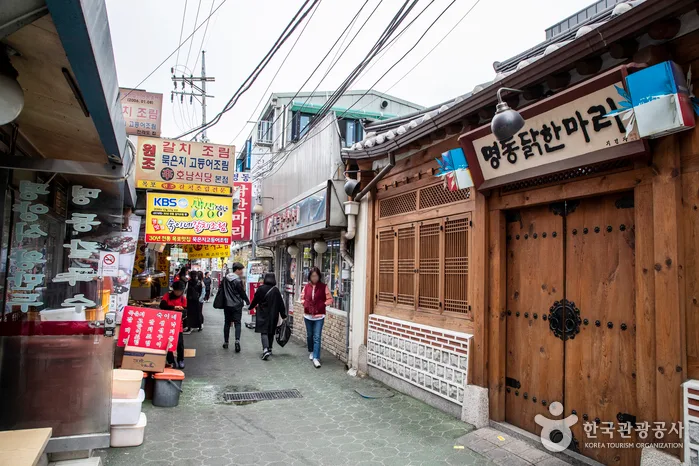 서울_종로구_서울 동대문 닭한마리 골목 (2).jpg