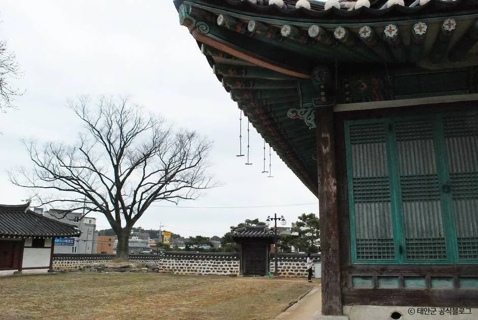 충남_태안_목애당_외부_1.jpg