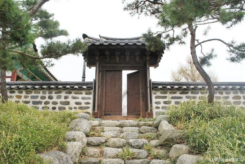 충남_태안_목애당_외부_3.jpg