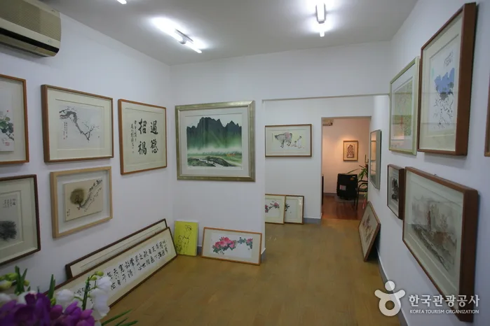 서울_갤러리 엠 (2).jpg