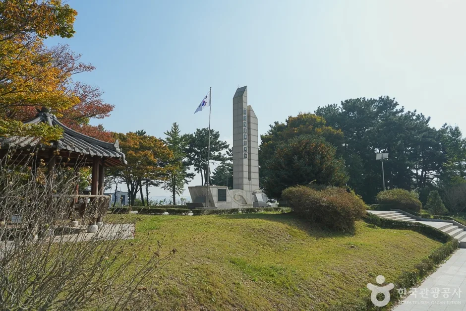 A04387_인천_옹진_해군 영흥도전적비(3)