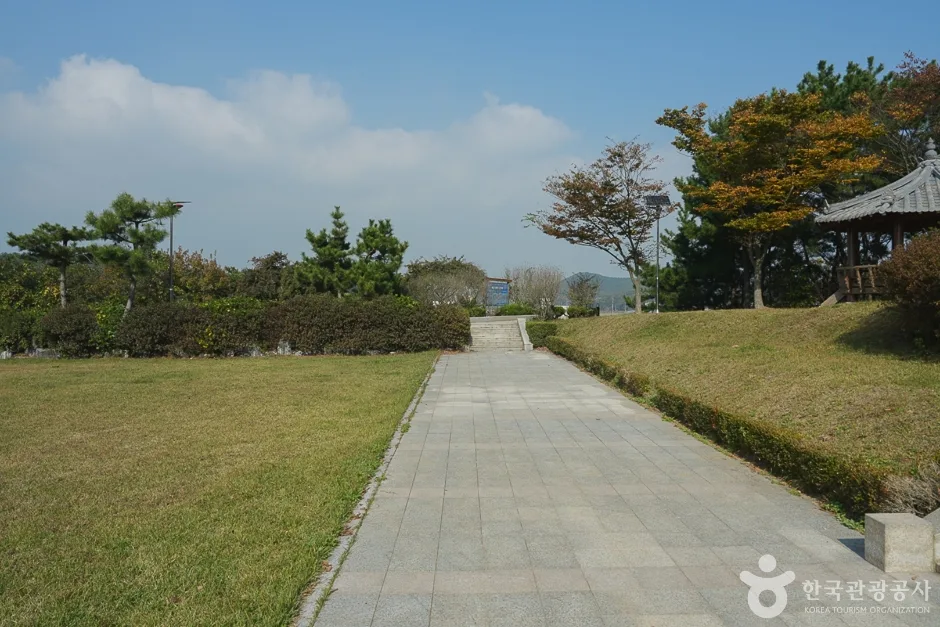 A04387_인천_옹진_해군 영흥도전적비(8)