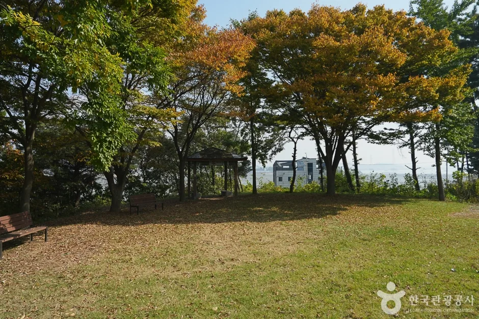 A04387_인천_옹진_해군 영흥도전적비(14)