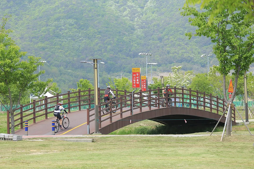 황산문화체육공원_자전거타기