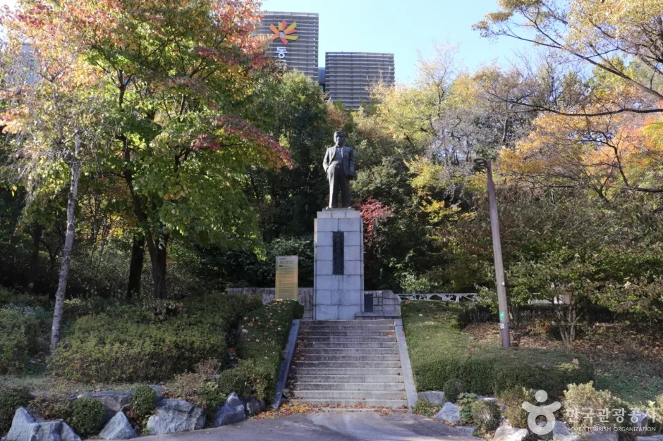서울_중구_일성이준열사동상 (3).jpg