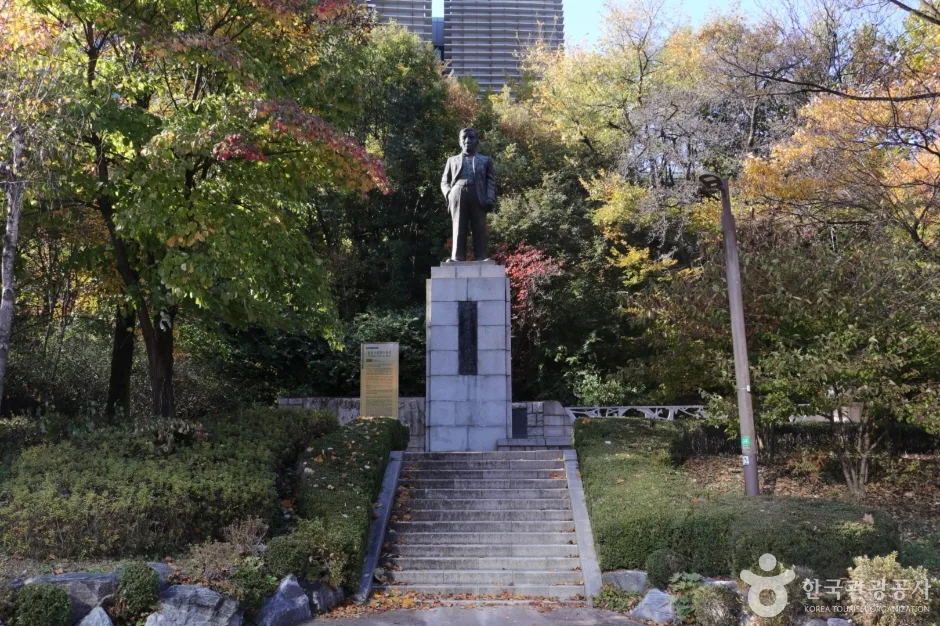 서울_중구_일성이준열사동상 (4).jpg
