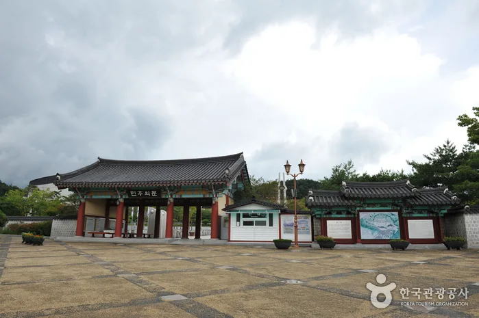 전남광주_국립5·18민주묘지 (3).jpg