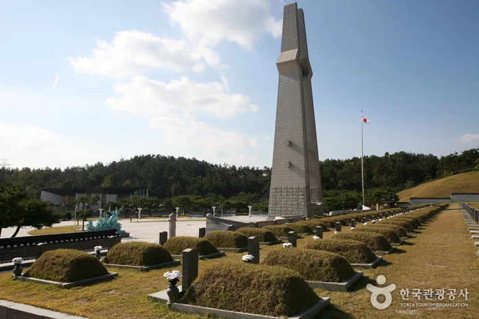 전남광주_국립5·18민주묘지 (4).jpg