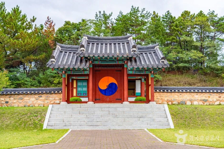 경북_영덕_신돌석장군 생가 및 유적지_외부_4.jpg