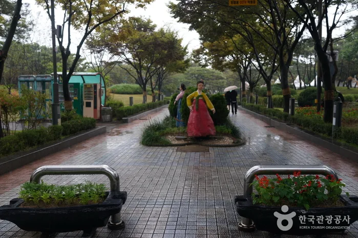 전주덕진예술회관