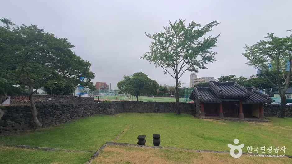 제주_제주_제주향교_외부_3.jpeg