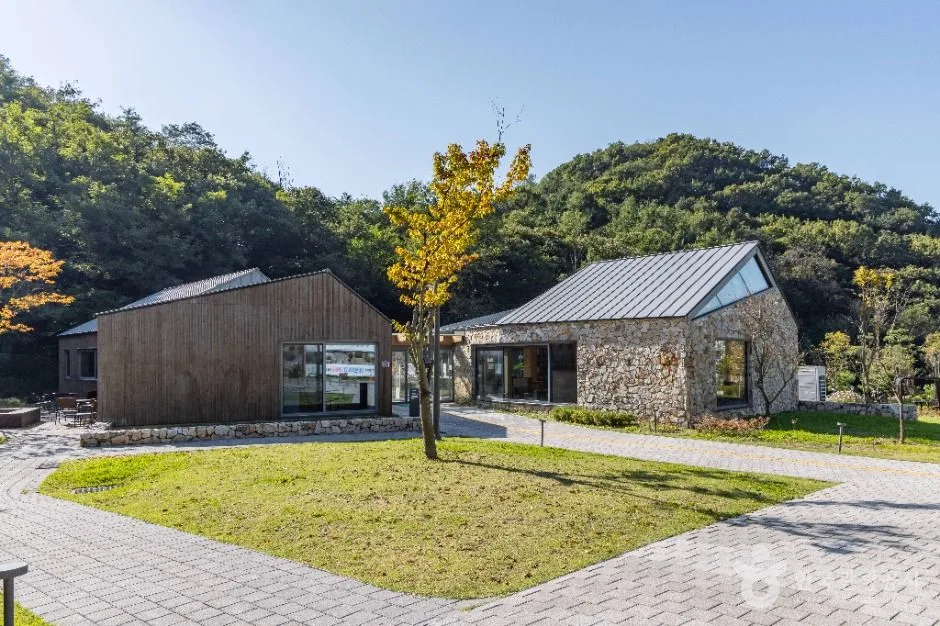 서울_천왕산 책쉼터 (2)
