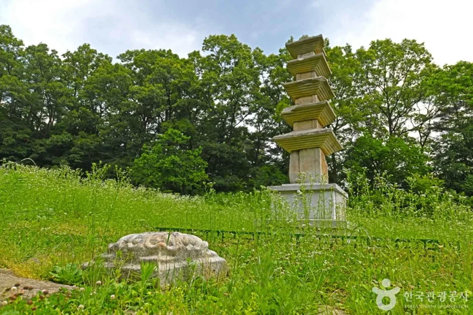 괴산 봉학사지 오층석탑 (4)