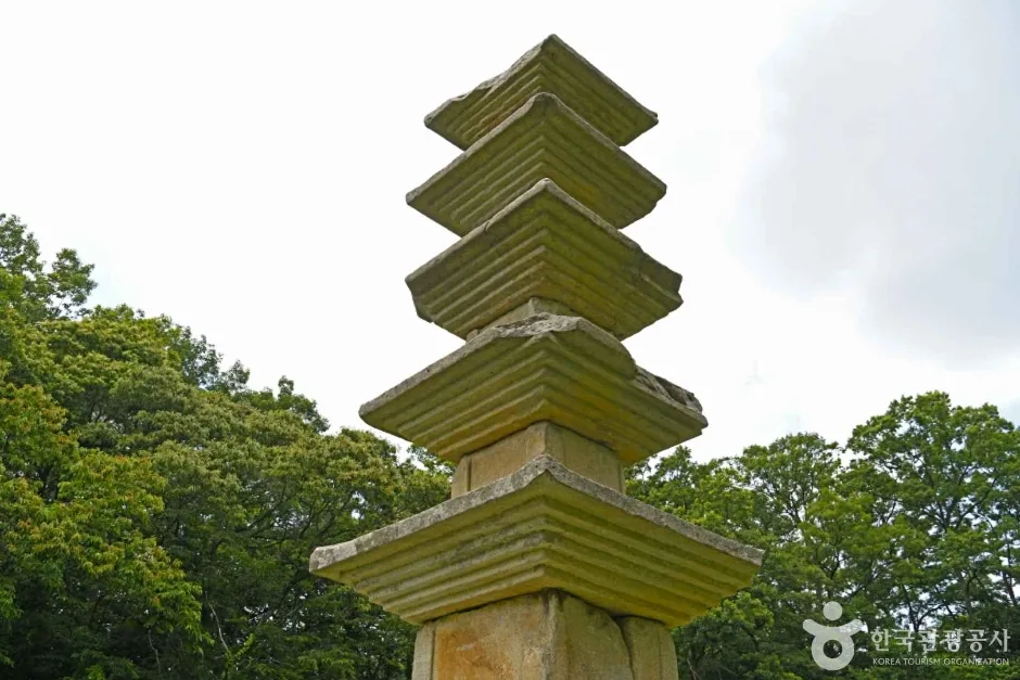 괴산 봉학사지 오층석탑 (5)