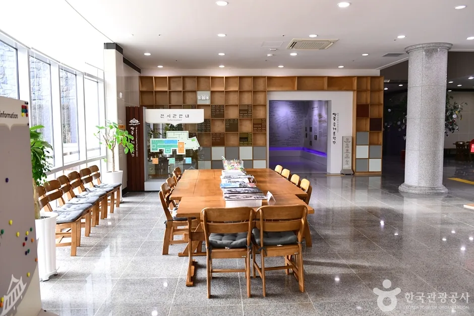 전남광주_해남_땅끝순례문학관_내부_2.jpg
