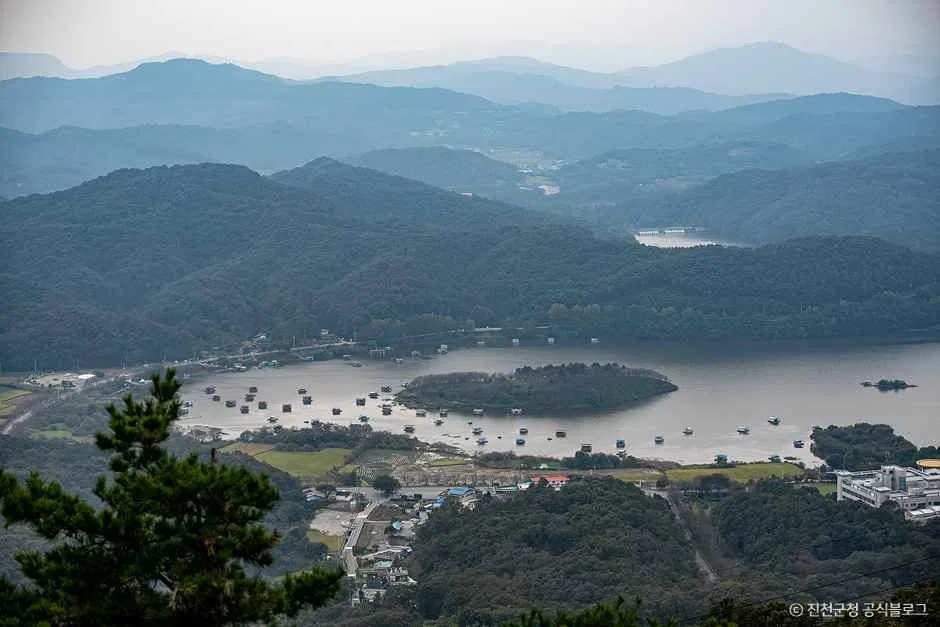 진천_한반도지형전망공원 (10).jpg