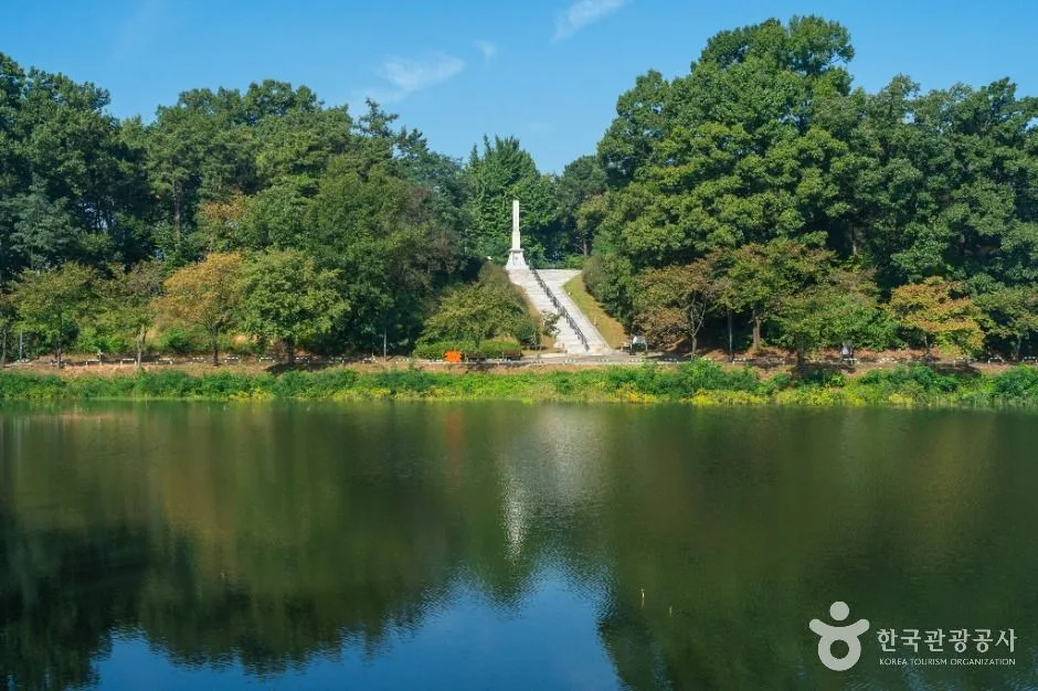 충북_충주_호암지_외부_8.jpg