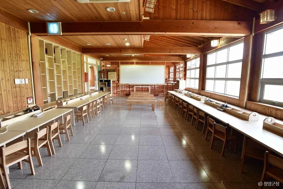 충남_청양_청양목재문화자연사체험관_내부_7.jpg