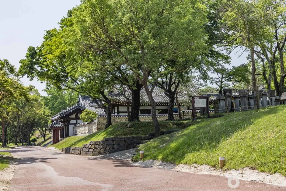경남_진주_진주성_외부_4.JPG