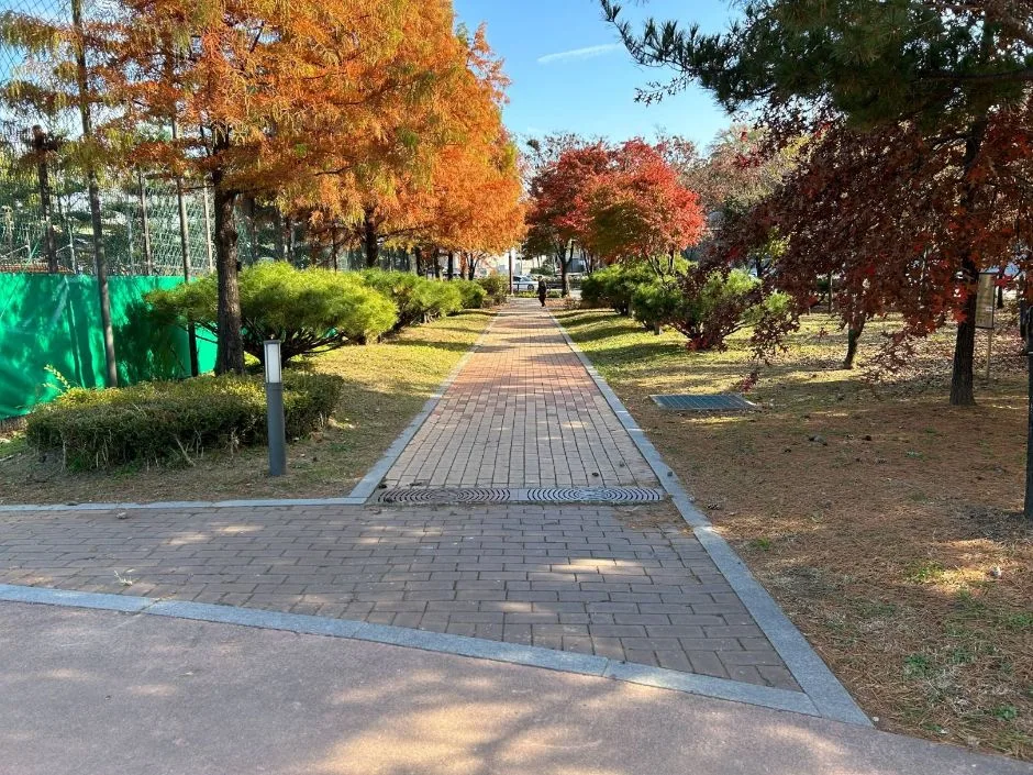 노들나루공원_장애인 화장실 입구(외부에서 내부)