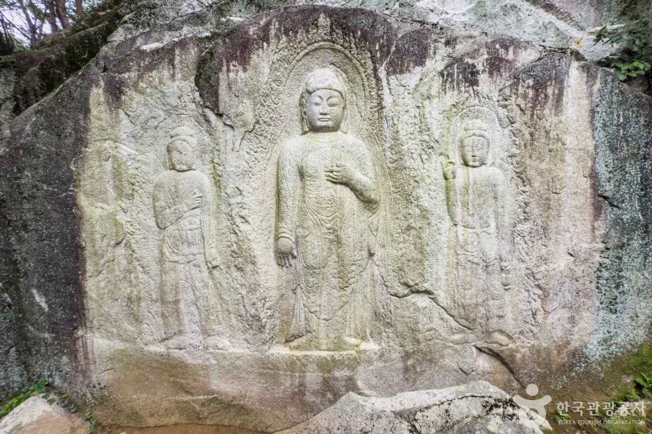 경북_경주_경주 율동 마애여래삼존입상 (8)