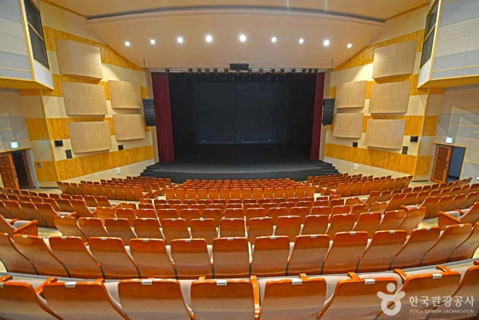 옥천문화예술회관 (3)