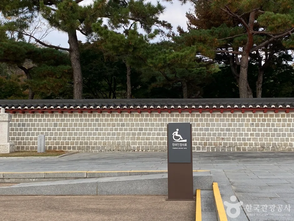 현충사