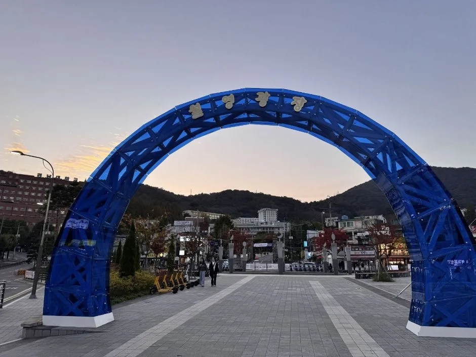 월영광장_입구 전경2