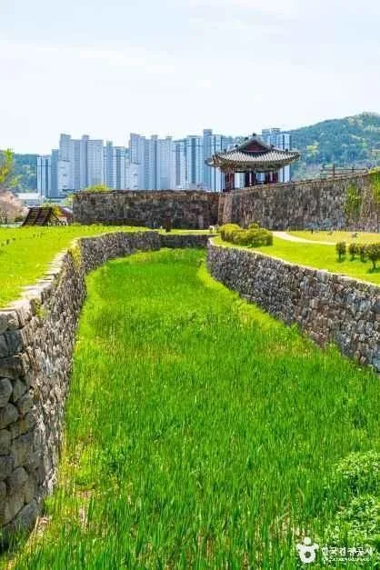 경남_창원_웅천읍성_외부_4.jpg