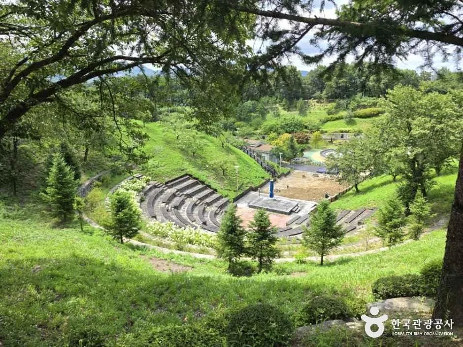 충북_영동_용두공원_내부_1.jpg
