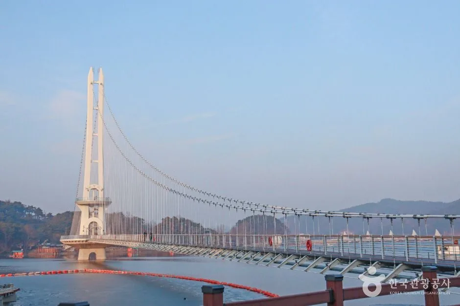 충남_예산_예당호 출렁다리(음악분수)_외부_9.jpg