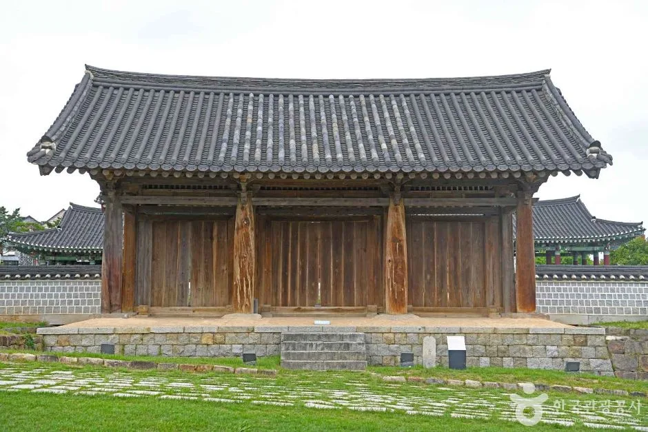 강릉 임영관 삼문