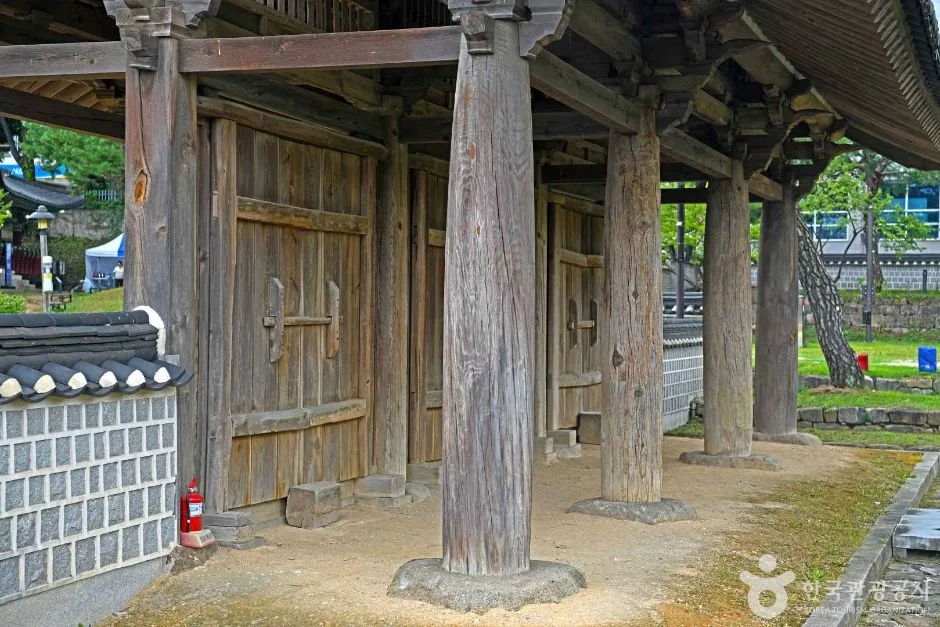 강릉 임영관 삼문 (6)