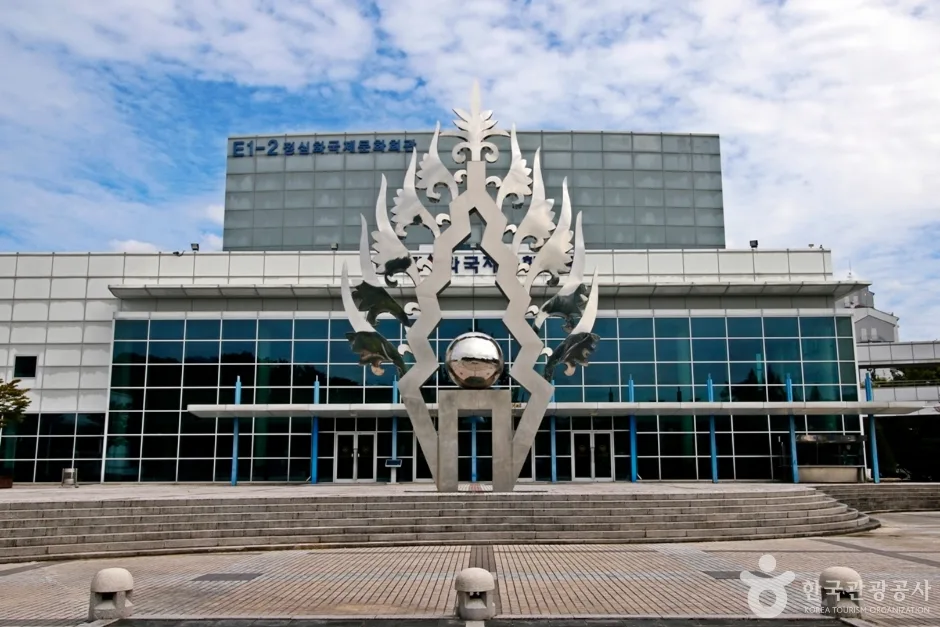 충남대학교 정심화국제문화회관 (7)