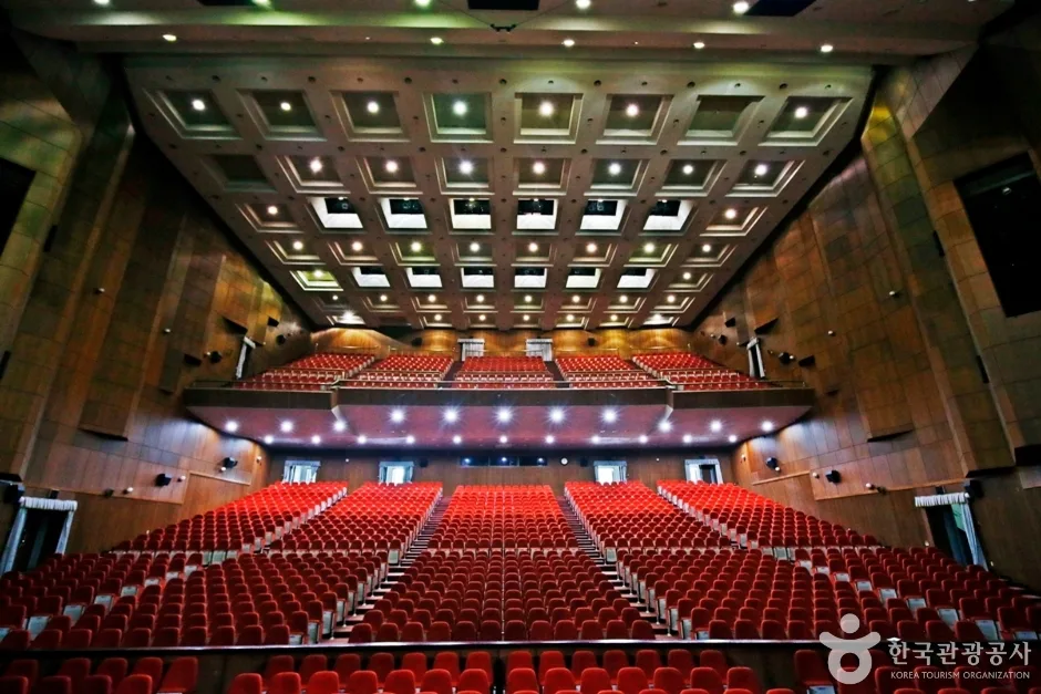 충남대학교 정심화국제문화회관 (14)