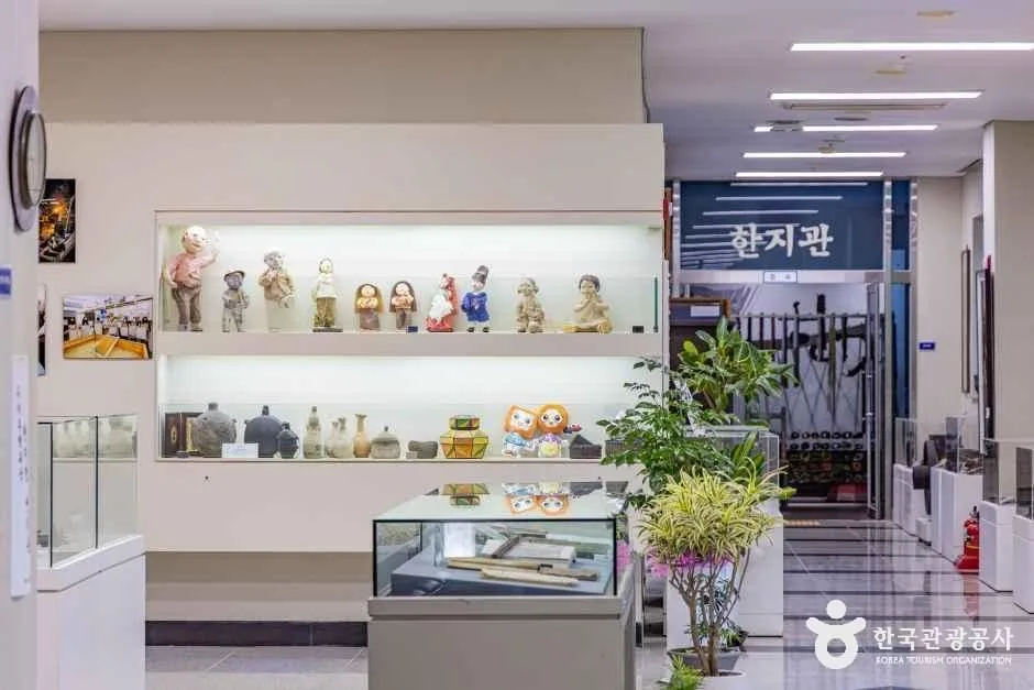충북_괴산_괴산 한지체험박물관_외부_1.jpg